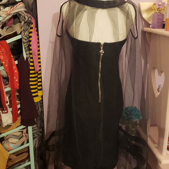 Sold!🖤Rare Unique vintage barbie magic sheath dress🖤 - Picture 6 of 10